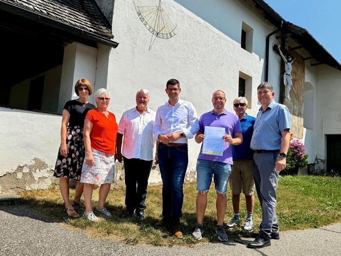 Katrin Londer, Ursula Sadjak, Pfarrer Josef Valeško, Martin Gruber, Mario Londer, Franz Sadjak und Reinhard Kreuz (von links)