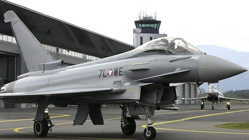 Schon 2002 Konkurrenten: Der Eurofighter setzte sich letztlich gegen den Gripen und die F-16 durch