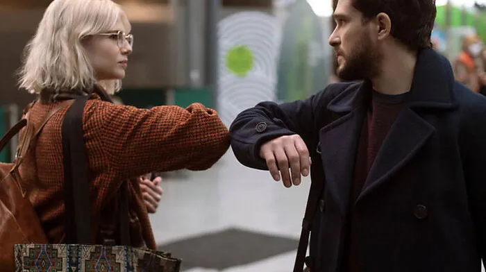 Auch die zweite Staffel von „Modern Love“ ist starbesetzt: Kit Harington und Lucy Boynton	 