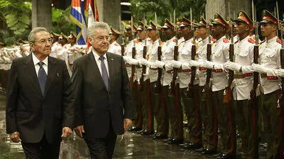 Raul Castro und Heinz Fischer