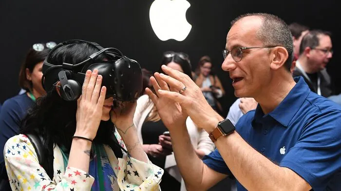 Der US-Technologieriese Apple wurde im August 2016 von der EU-Kommission zur Zahlung von 13 Milliarden Euro aufgefordert. Ursache waren Steuervorteile, die Irland dem Unternehmen gewährt hatte.