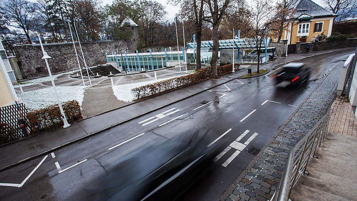 Diese Stelle gegenüber dem BORG-Areal könnte in Zukunft für Verkehrsteilnehmer gefährlich werden