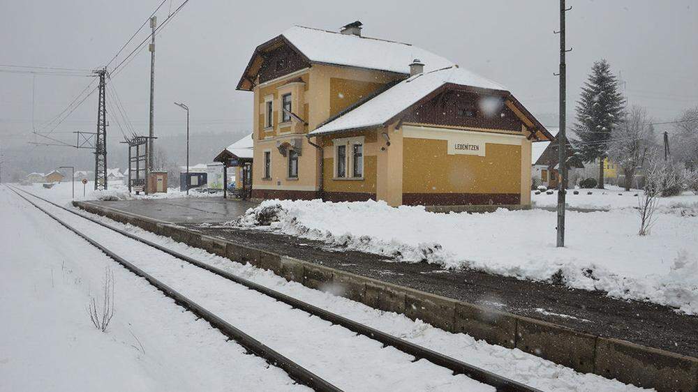 Der Bahnhof in Ledenitzen wird verlegt, was mit dem alten Bahnhofsgebäude passiert, ist noch offen