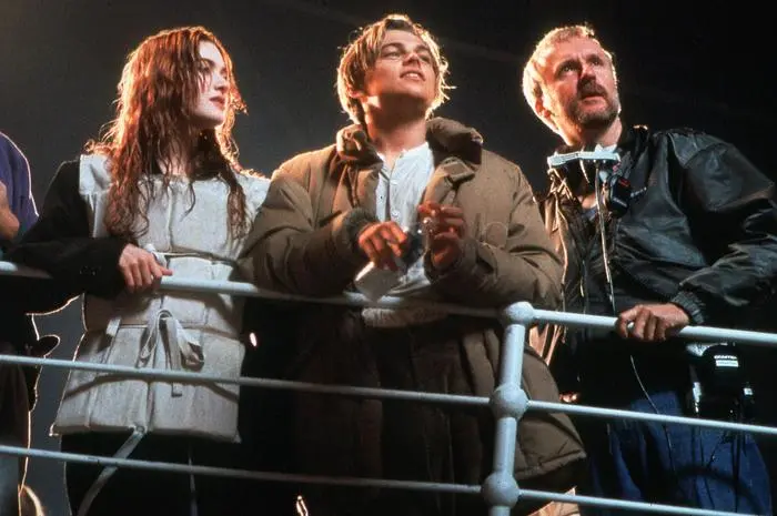 Twentieth Century Fox Presents Titanic Kate Winslet, Leonardo DiCaprio, Dir. James Cameron © 1997 20th Century Fox PUBLICATIONxINxGERxSUIxAUTxONLY 30300_037

Twentieth Century Fox Presents Titanic Kate Winslet Leonardo DiCaprio Dir James Cameron © 1997 20th Century Fox PUBLICATIONxINxGERxSUIxAUTxONLY 30300_037  