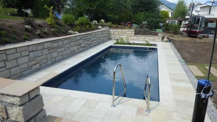 Auch sämtliche Beton- und Pflasterarbeiten bietet das Unternehmen aus einer Hand