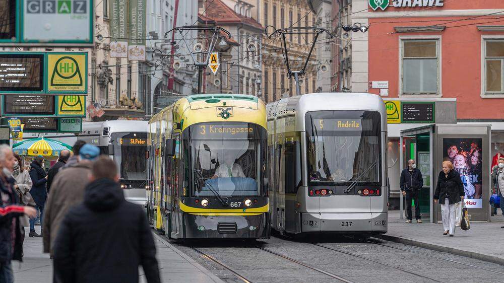 Derzeit fahren alle Straßenbahnlinien in Graz durch die Herrengasse