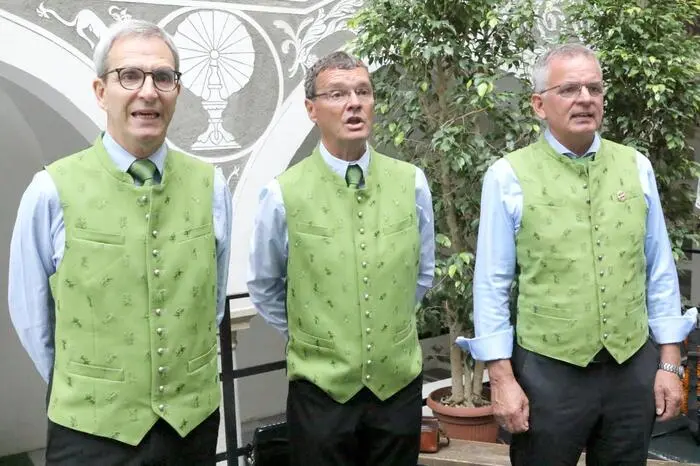 Neben dem Veranstalter (Leitung: Nadja Bzoch) wirkten weiters der Singkreis Lieding (Renate Hoi) sowie „Die Aufgschmissanen“ (Christoph Ellersdorfer) mit.