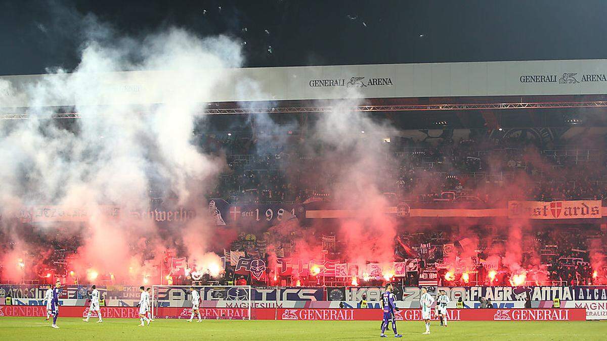 Fans beim Wiener Derby zwischen Austria und Rapid Wien