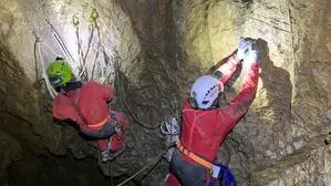 Die Arbeit der Höhlenretter ist sehr kräftezehrend 