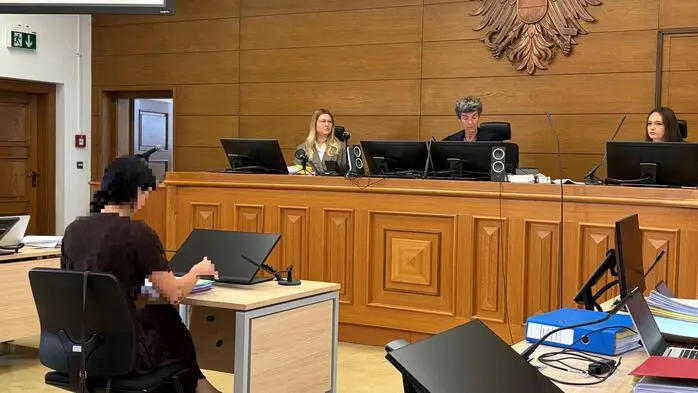 Ärztin wegen gewerbsmäßigen Betrugs angeklagt