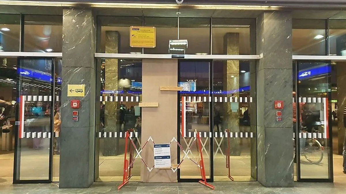 Das Tor zur Welt ist kaputt: Das zentrale Eingangstor am Grazer Hauptbahnhof wartet seit Wochen auf seine Wiederherstellung