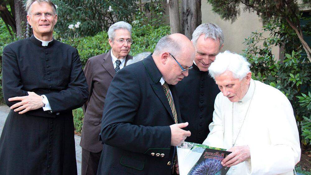 Karl Michael Waltl mit dem emeritierten Papst Benedikt