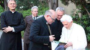 Karl Michael Waltl mit dem emeritierten Papst Benedikt