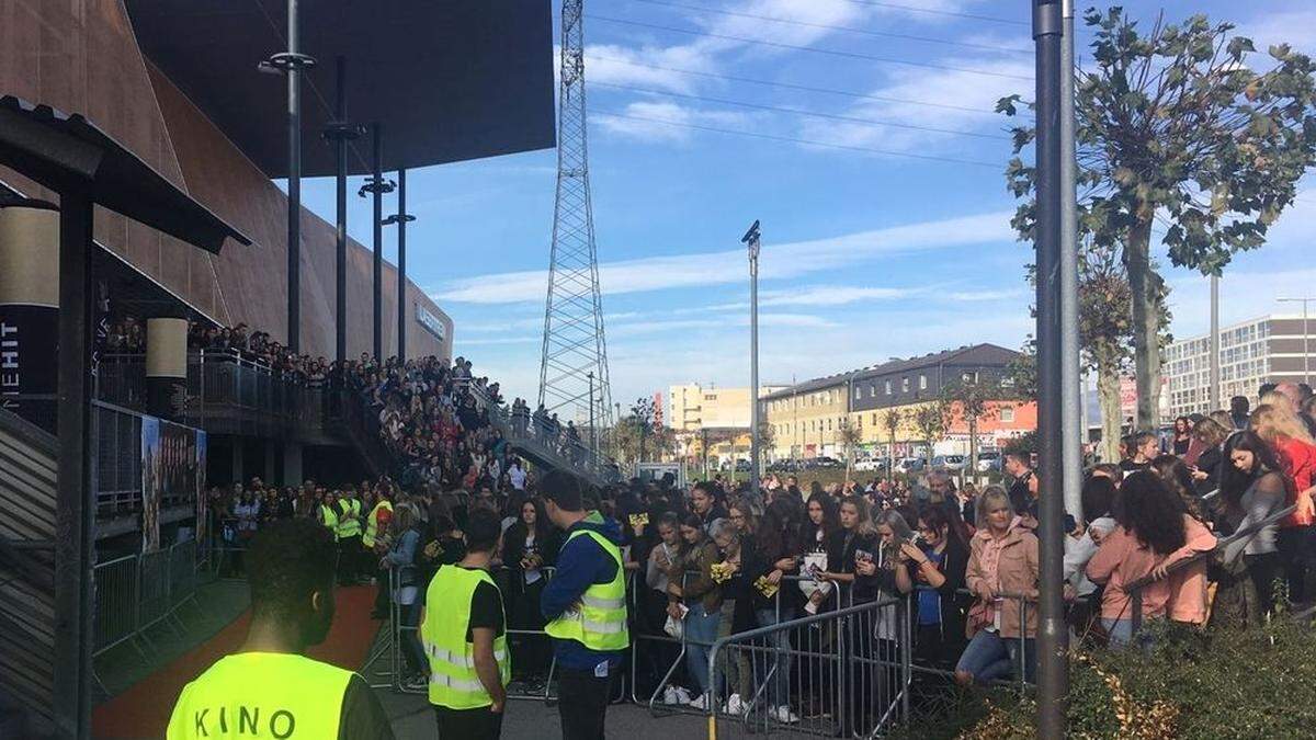 Riesenandrag vor dem Cineplex in Graz-Puntigam