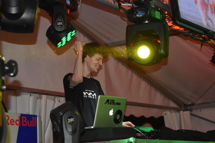 Für einen gefüllten Dancefloor, die coolsten Beats des Jahres und bravouröse Stimmung sorgte DJ "Chris Mastermind" von WM-SOUNDS.