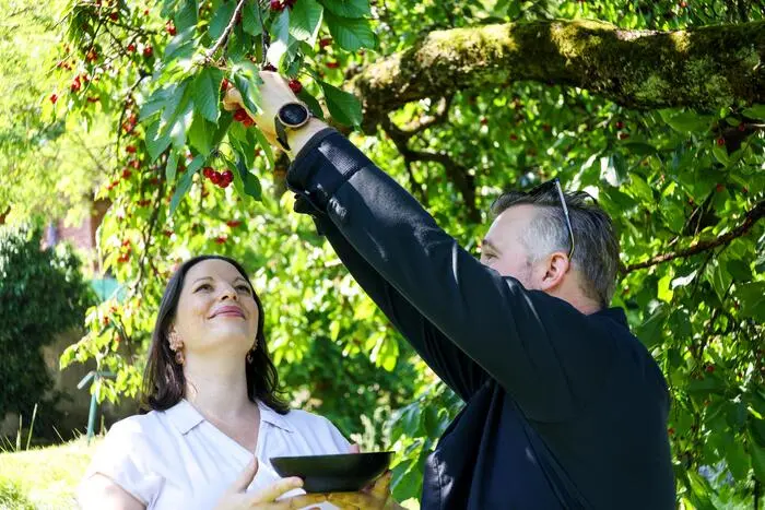 Bei zunehmendem Mond schmecken die Kirschen aus dem eigenen Garten von Barbara und Manuel Höfer-Schwarze gleich noch besser.