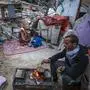 News Bilder des Tages Ramadan Members of the Al-Rabaya family break their fast during the Muslim holy month of Ramadan outside their destroyed home by the Israeli airstrikes in Rafah, Gaza Strip, 18 March 2024. Rafah Gaza Strip Palestinian Territories Copyright: xYasserxQudihex