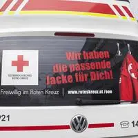 Der verletzte ASFINAG-Mitarbeiter wurde ins Krankenhaus eingeliefert