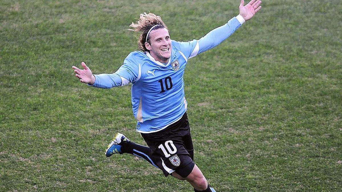 So kannte man Diego Forlan - in jubelnder Pose