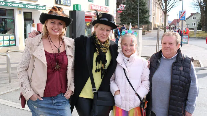 Auch in diesem Jahr versammelten sich die Narren im Herzen der Marktgemeinde Gnas.