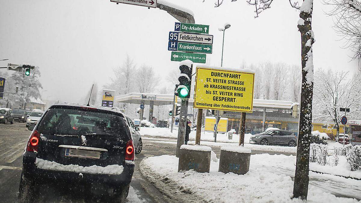 Ab heute gilt die Sperre der St. Veiter Straße