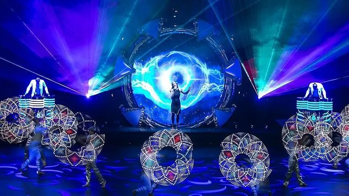 Die feurige Show der "Phoenix Fire Dancers" wird am Schloßberg zu bewundern sein.