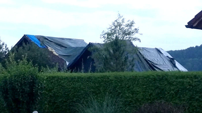 Verheerendes Unwetter in der Steiermark: Häuser und Dächer wurden beschädigt. Mehr als 60 Hausdächer mussten mit Planen abgedeckt werden, im Großraum Gleisdorf wurden sämtliche Planen bei Baumärkten aufgekauft.