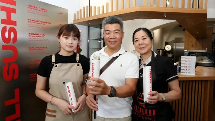 Das Konzept von „Still Sushi“ in Klagenfurt geht für Benyu Hu, Hubert Hu und Mei Qin Hu voll auf