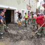 Hunderte Freiwillige helfen bei den Aufräumarbeiten nach dem Unwetter in Kärnten