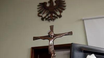 Das Kreuz bleibt in Schulen und Gerichtssälen