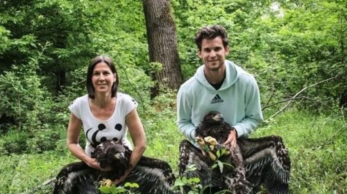 Andrea Johanides und Dominic Thiem bei der Besenderung