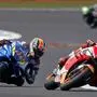 Alex Rins (links) wurde vor Marc Marquez Erster