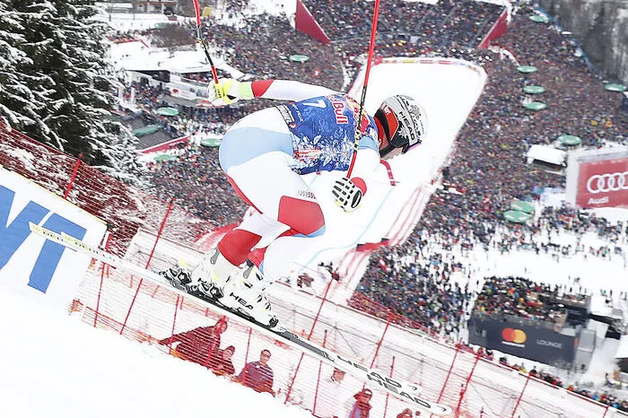 2. Beat Feuz (SUI) 1:56.35