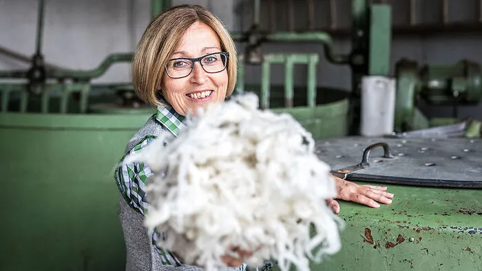 Silvia Göritzer ist Obfrau des Regionalvereins Großglockner und Herrin über eine riesige "Wollwaschmaschine"