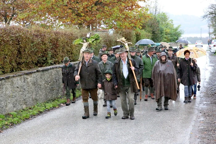 Und aus allen Teilen des Bezirkes (Krappfeld, Görtschitz-, Glan-, Metnitz- und Gurktal) kamen sie in Form eines Sternmarsches anmarschiert. 