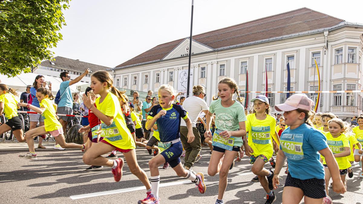 Jung und Alt nehmen am Altstadtlauf teil