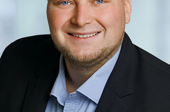 Florian Tiffner, Rottenmann: Ich freue mich, dass man nun endlich wieder in der heimischen Gastronomie essen gehen kann - und natürlich auf den nächsten Urlaub, der schon in Planung ist. Außerdem hoffe ich, dass ich das Homeoffice bald wieder verlassen kann.