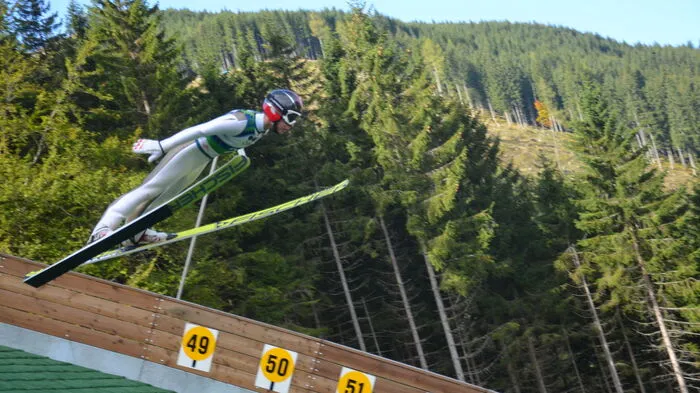 Ausgezeichnete Bedingungen herrschten bei den Österreichischen Staatsmeisterschaft der Nordischen Kombinierer und Skispringer auf den Schanzenanlagen der Erzberg Arena in der Eisenerzer Ramsau und in Trofaiach.