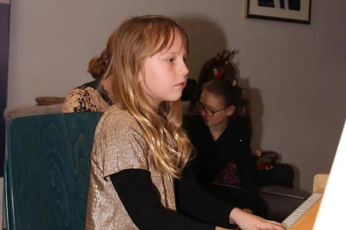 Ein weiterer musikalischer Höhepunkt war der Auftritt von Schülerinnen der Klasse Claudia Schlatzer-Podbreznik mit ihren Violinen. 