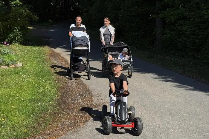 Wehrkommandant Markus Jahn und sein Team verwöhnten die Wanderer an drei Labestationen. Unter dem Motto „Rund ums Julerltal“ ging es entlang der elf Kilometer langen Strecke durch Wald und Flur. 