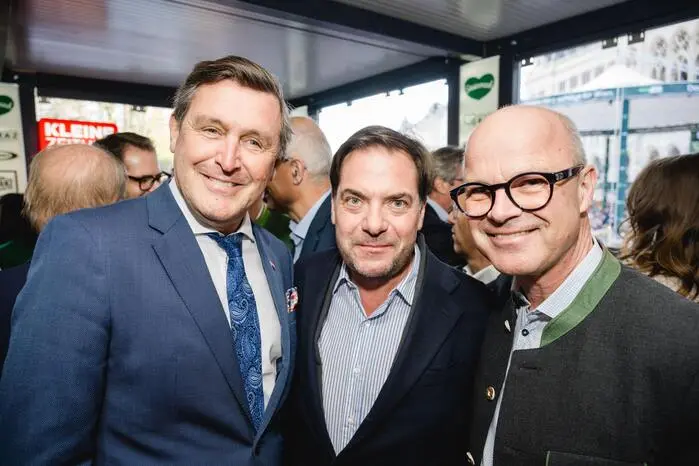 Styria-Vorstandsvorsitzender Markus Mair, Presse-Geschäftsführer Rainer Nowak und Infrastrukturminister Peter Hanke (von rechts)
