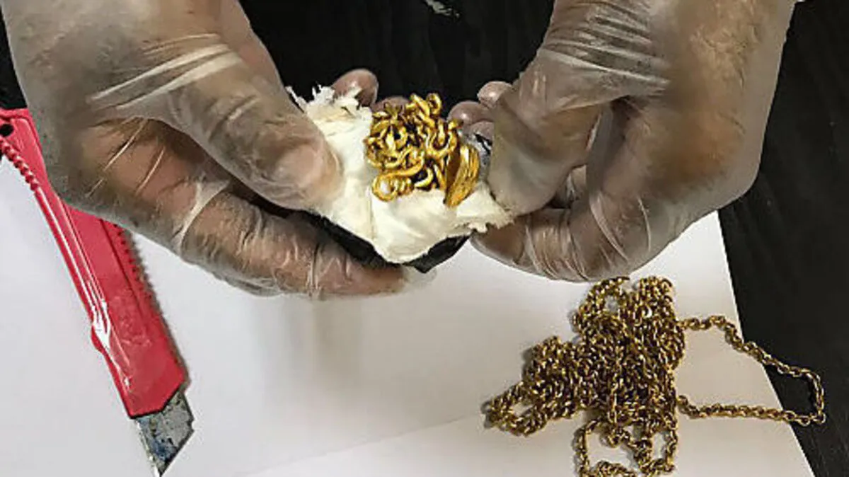 Der Schmuggler wurde entlarvt, das Gold sichergestellt.