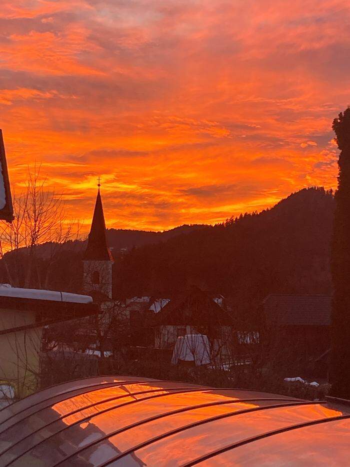 Auch in Glanhofen konnte man den spektakulären Sonnenuntergang bewundern
