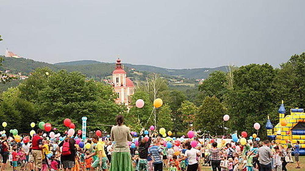 Mehr als 400 Kinder waren mit ihren Eltern in Pöllau