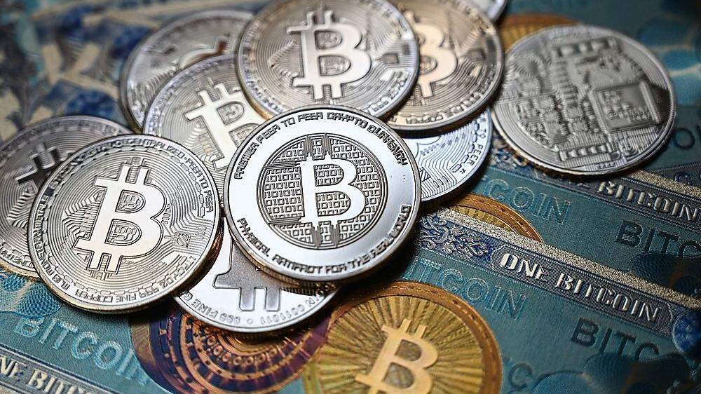 Die mutmaßlichen Betrüger gaben an, mit dem Anlegergeld 27 Bitcoins kaufen zu wollen
