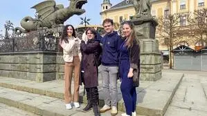 Das Bild zeigt die Redakteurinnen und Redakteure Sandra Müllauer, Lukas Lorber, Nico Lang und Marie  Miedl-Rissner 