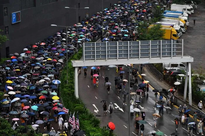 Auslöser der Demonstrationen war ein - inzwischen auf Eis gelegter - Gesetzentwurf der Regierung zur Auslieferung mutmaßlicher Krimineller an China.