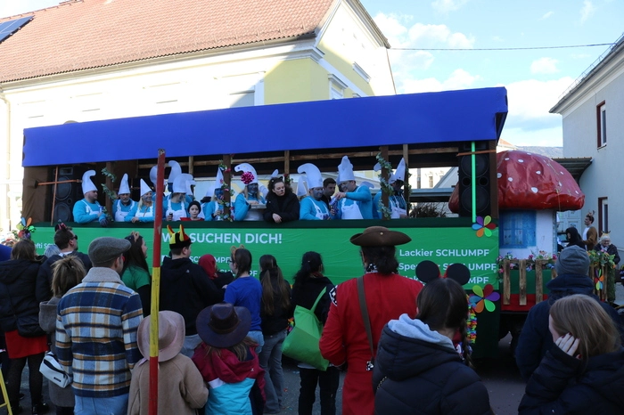 Die fleißigen Schlümpfe der Firma NCA nutzten die Präsenz gleich um ihre offenen Stellen zu bewerben.