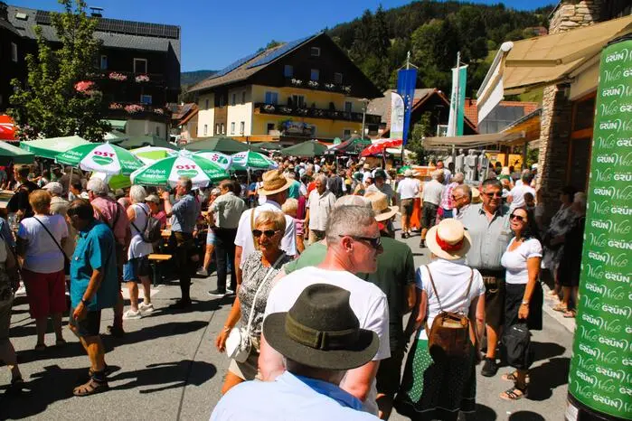 Beim vierten „Gasner Musi-Kirtag“ unter dem Motto „Im Dorf spielt heut’ die Musi auf“ strömten mehr als 4000 Besucher in das Almenland. 