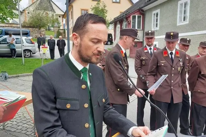 Bürgermeister und Landtagsabgeordneter Alexander Putzenbacher dankte den Einsatzkräften für ihre Arbeit und betonte die steigende Bedeutung ihrer Leistungen – insbesondere bei Unwettereinsätzen.